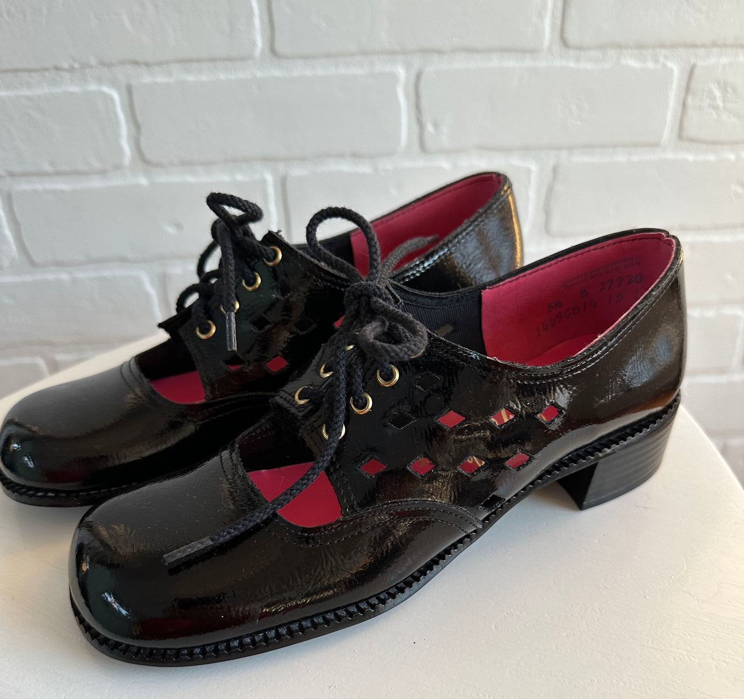 De Italia Black Patent Leather Mary Janes Size 5.5 1960's. Never Been Worn!!