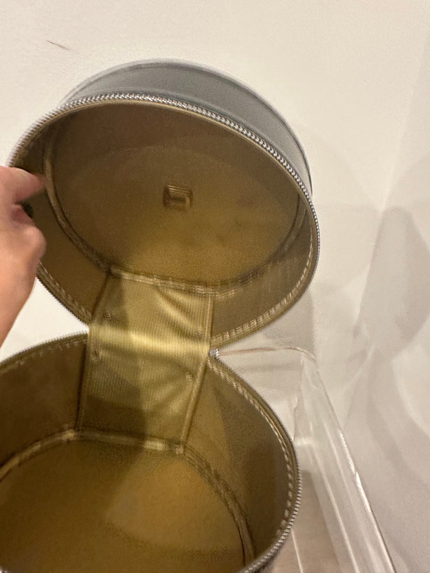 Cylindrical Patent Leather Small Barrel Handbag.