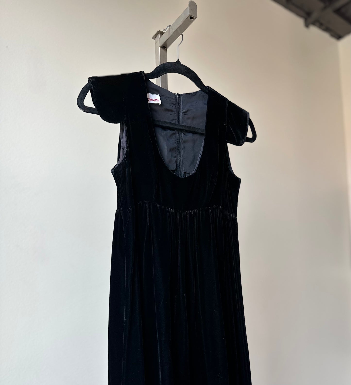 Boho Vintage Designer Mindy Malone's Black Velvet Cap Sleeve Empire Waist Gown. Sz Small.